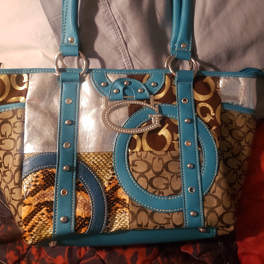 Guess purse